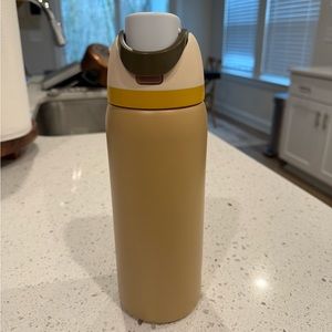 Owala 32oz - yellow